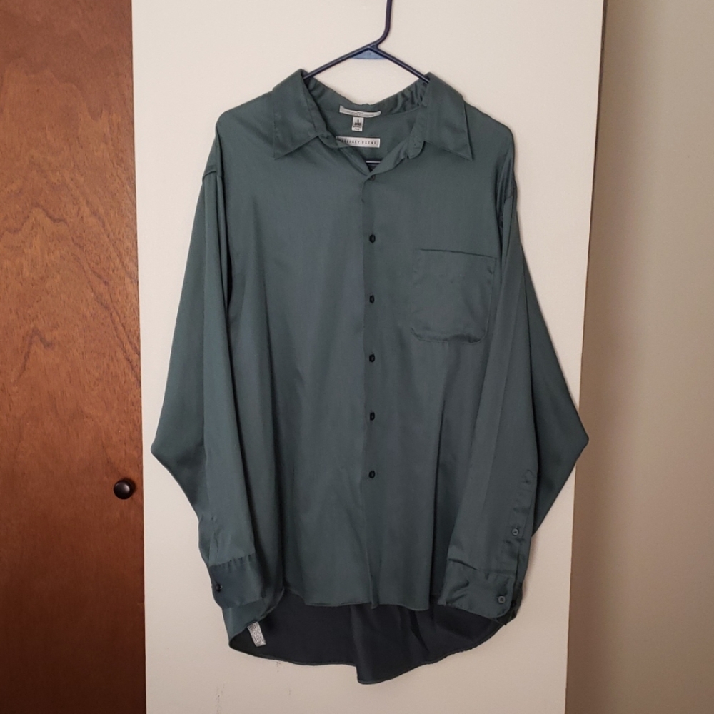 Men's sateen dress shirt